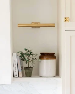 18" Cabinet Maker's Picture Light