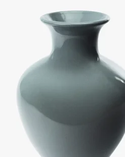 Natalia Vase